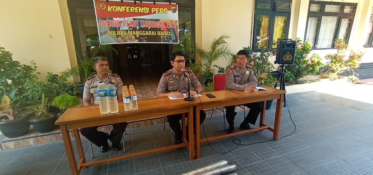 Foto jaringpos, Konferensi Pers polres Mabar